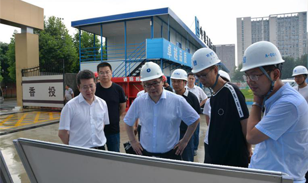 新都区区委副书记、区长李云到新都香城体育中心项目调研指导工作